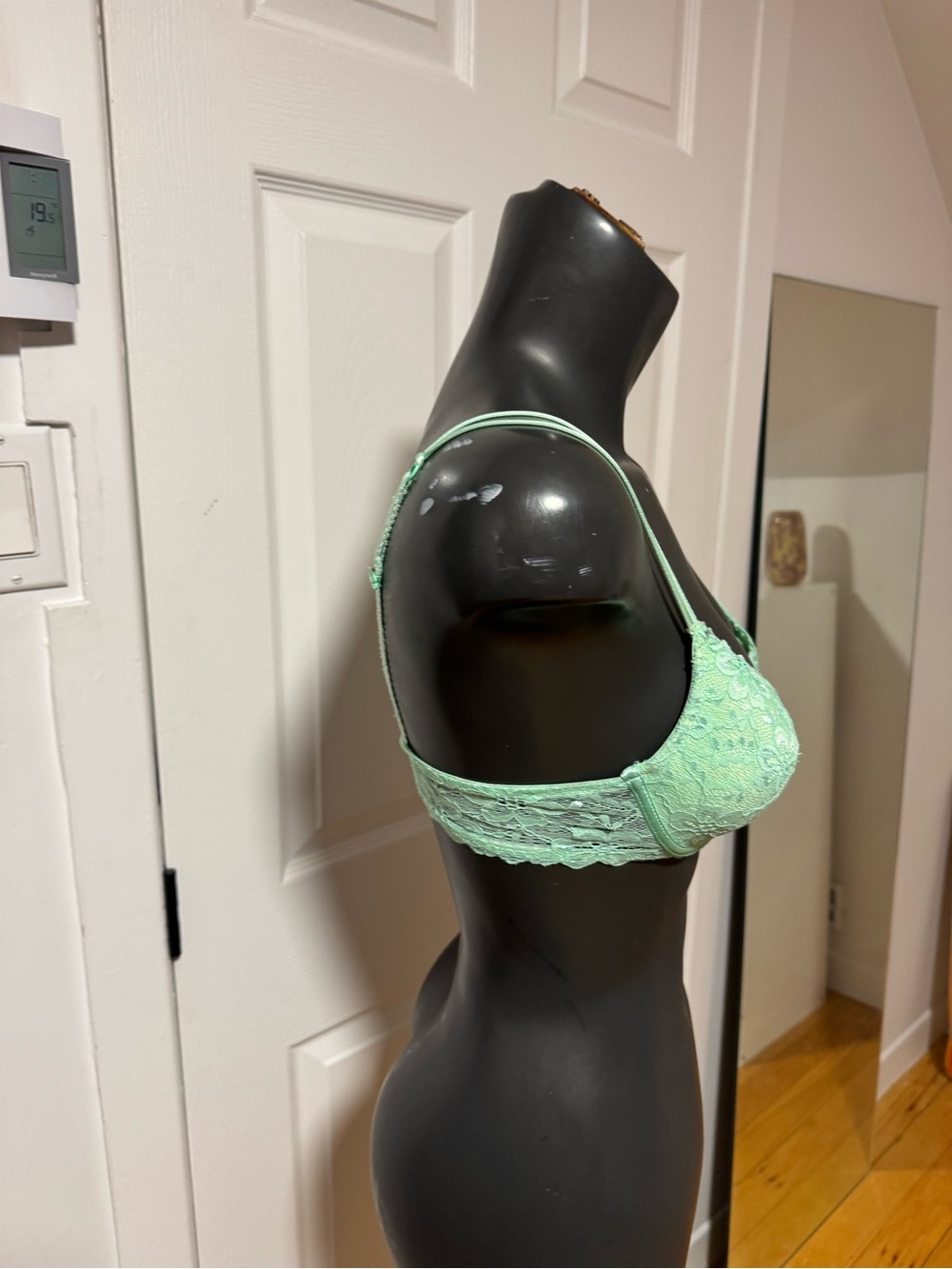 Bra - Picture 3 of 4